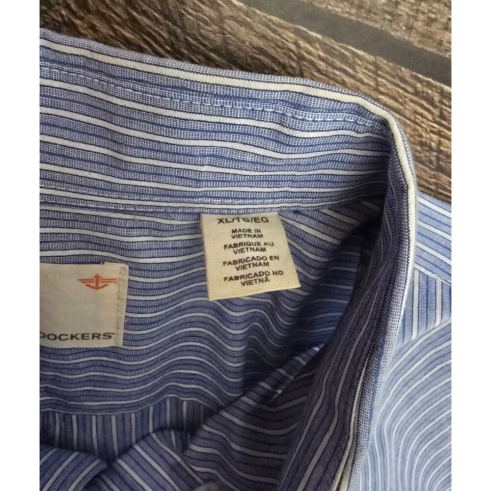 Dockers Men's XL Khaki Diem Blue Striped Short Sleeve Button Down Shirt
- Picture 4 of 8
